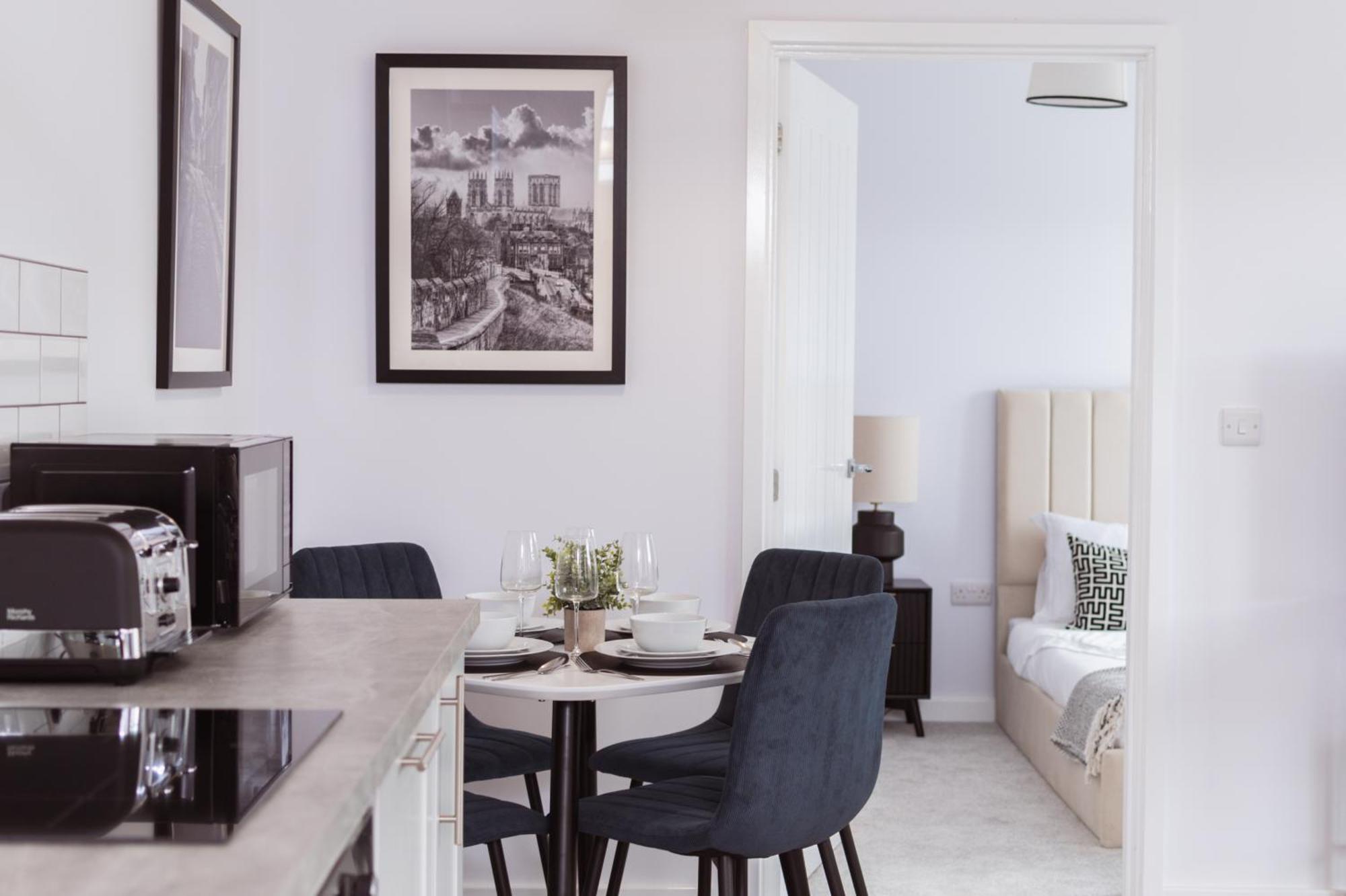 Stylish New-build, Free Parking, 20-minute Walk To Centre * York